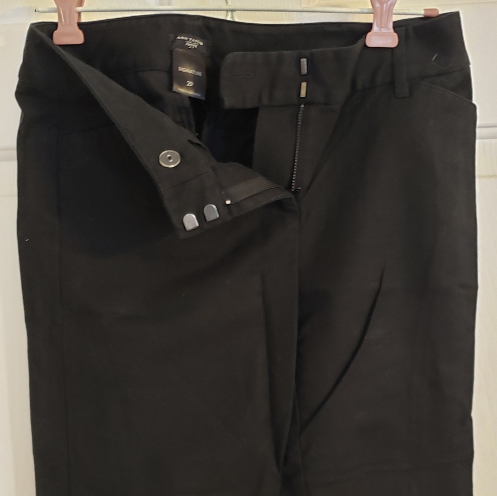 Ann Taylor petite signature black capris